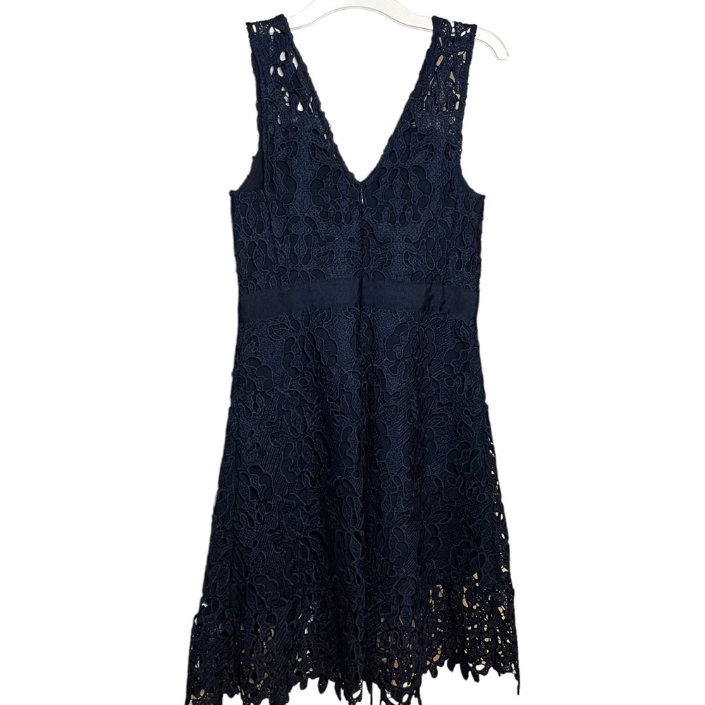 NWT BANANA REPUBLIC V Neck Navy Blue Lace Knee Length Dress Size 2P - Picture 4 of 7